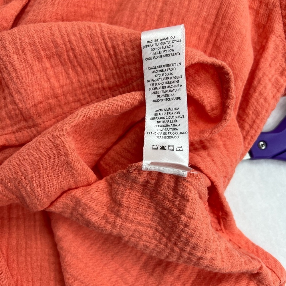 Woman’s Cotton Vibrant Coral Top - Picture 7 of 8